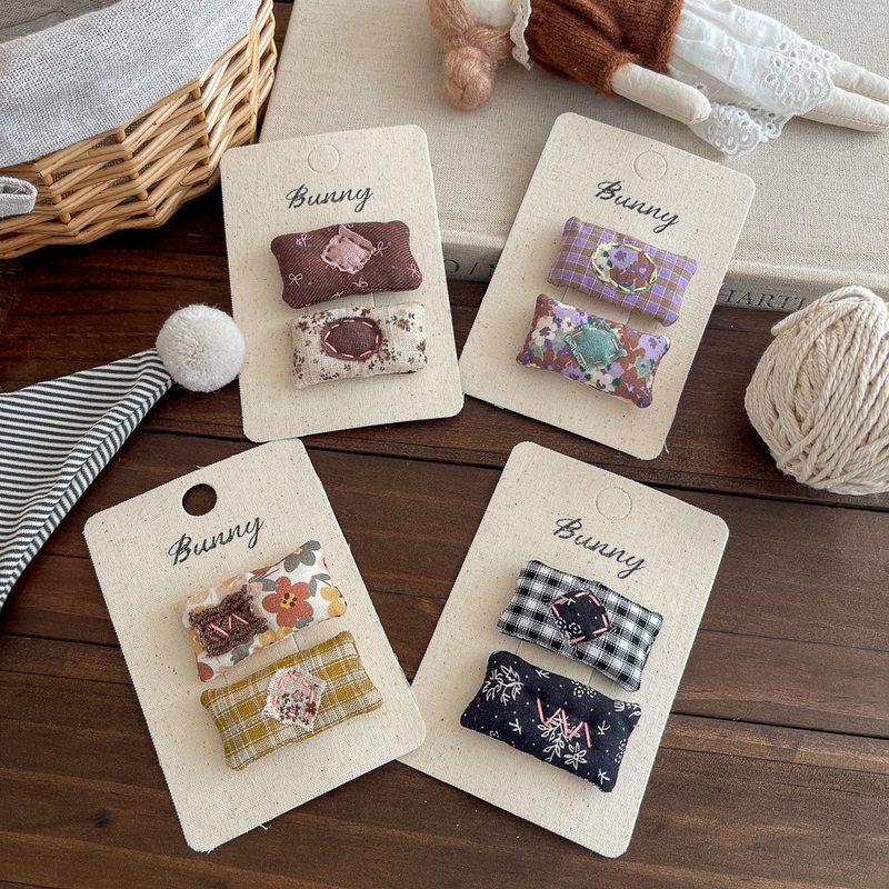 布艺手作贴布格纹枕头儿童发夹