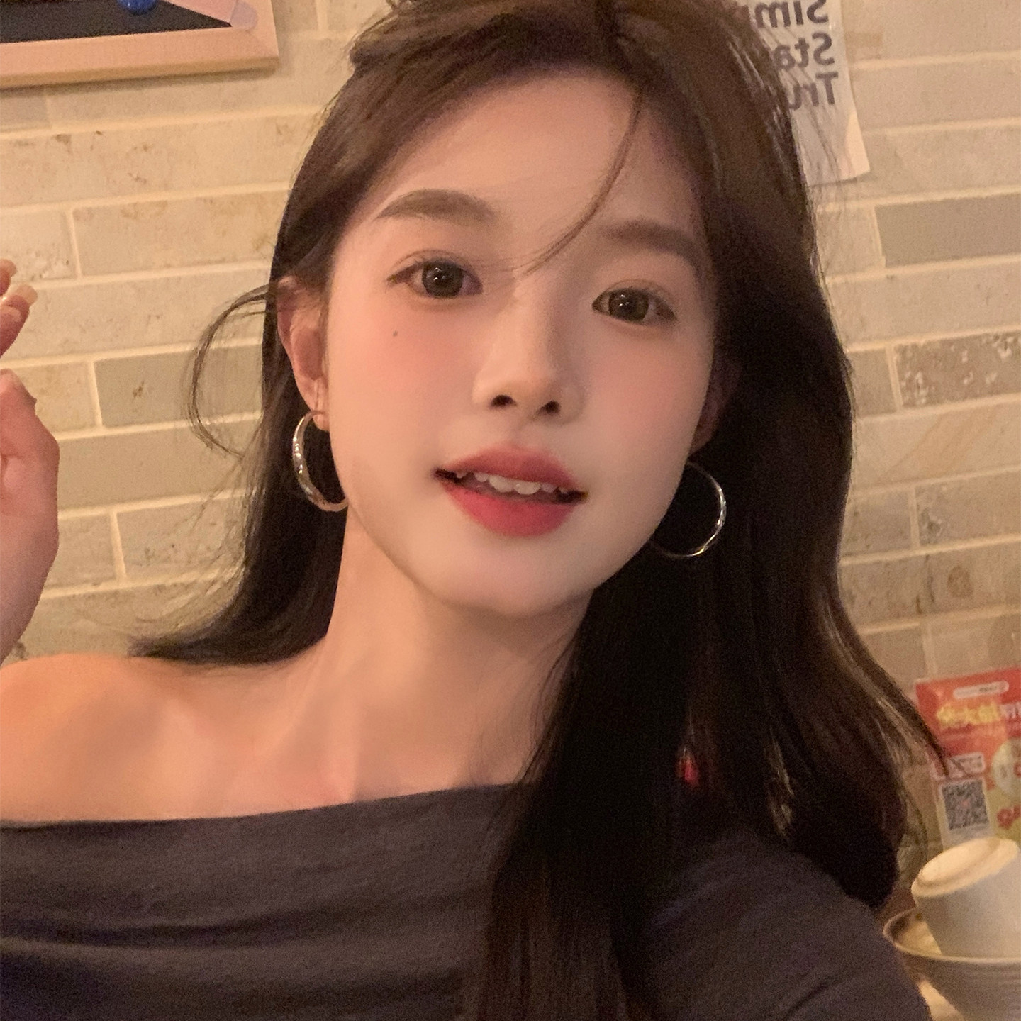 【我的脸很圆】高级感简约银色设计感耳圈百搭显脸小中号耳圈耳饰