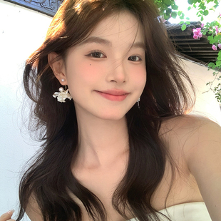 【我的脸很圆】法式复古高级感珍珠花朵女爆款优雅花瓣耳钉耳饰