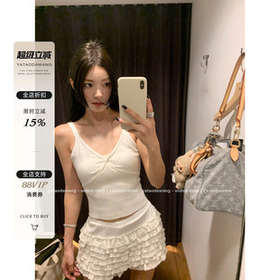 牙套大汪【带感缪】同m*u内搭完胜所有毛织V领背心*走在时尚前沿