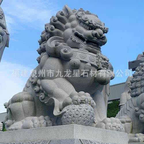 定 制花岗岩石狮子一对看门镇 宅青石汉白玉石雕狮子做旧家用摆件