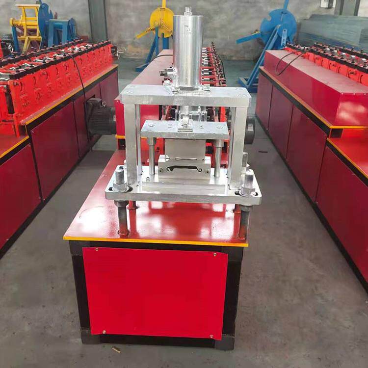 供应抗风卷帘门成型机 卷帘门机械设备 卷闸门片机生产