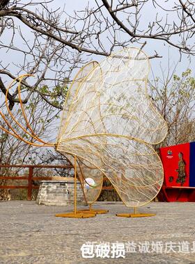 新瓣款婚庆道具蝴蝶铁艺舞贴纱GSU羽毛花背景道具台装精饰灵摆件