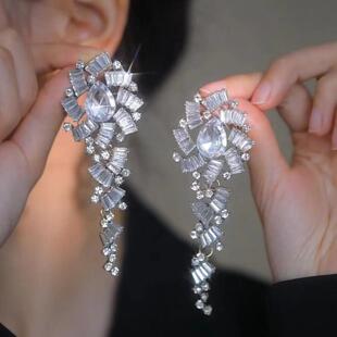 气质大女主风超闪水钻花朵耳环花瓣银针耳钉个性高级感长款耳夹潮