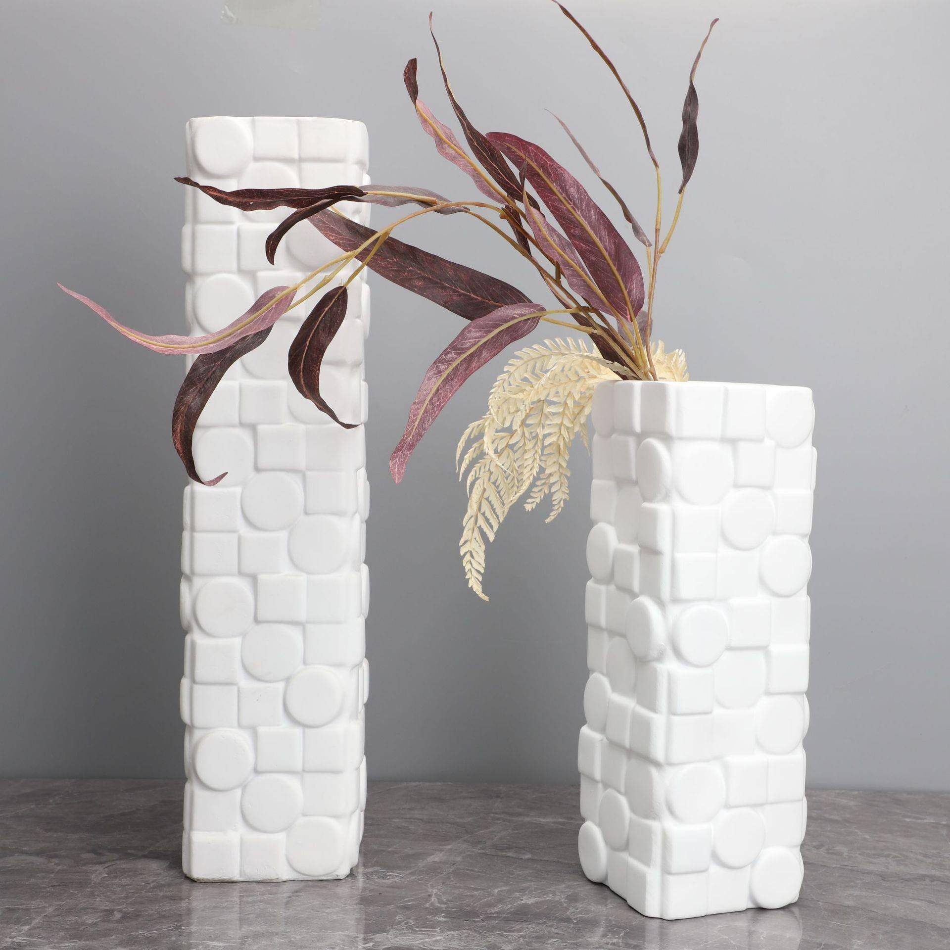 现代简约桌面花器样板房办公室家居客厅创意树脂花瓶软装饰品摆件