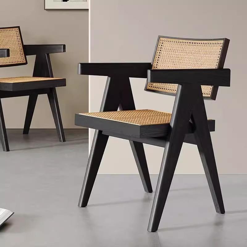 中古风木头实木餐椅奶油系感懒人家用艺术编织藤编椅子