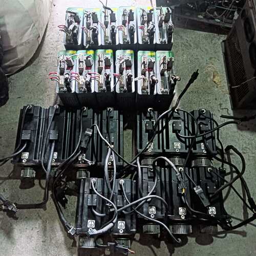 议价750w驱动器电机 LXM26DU07M3X 10台维修