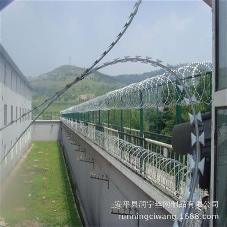 不锈钢304防护刀片刺网工厂为你省钱