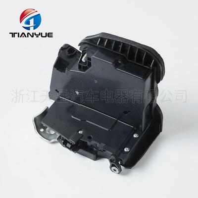 供应13592289汽车通用侧门锁左前汽车中控锁车门锁块适用配件