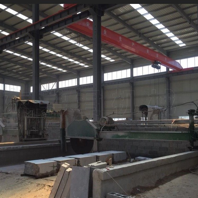 发往四川西充县的大型石材桥式锯石机已发货 实用型大锯 墓碑切割