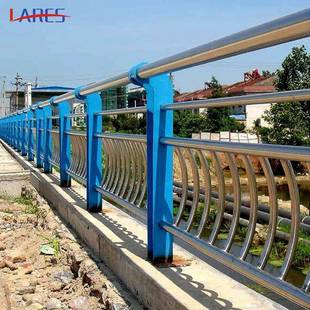 广东防攀爬不锈钢复合管护栏河边道路高架桥梁防撞护栏立柱