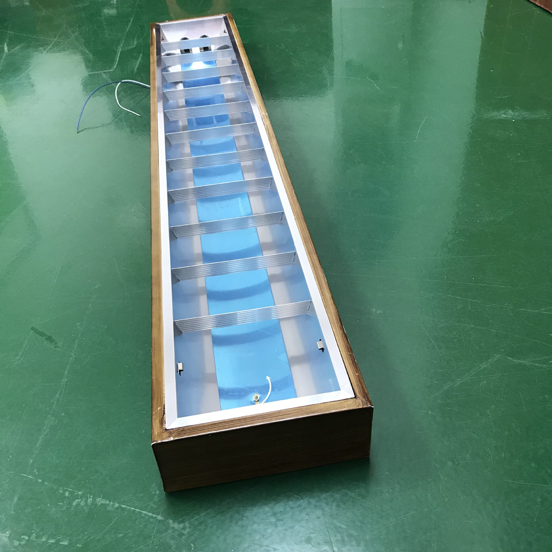 led明装格栅灯外壳 木纹优质格栅灯 厂家t8双管应急灯盘外壳