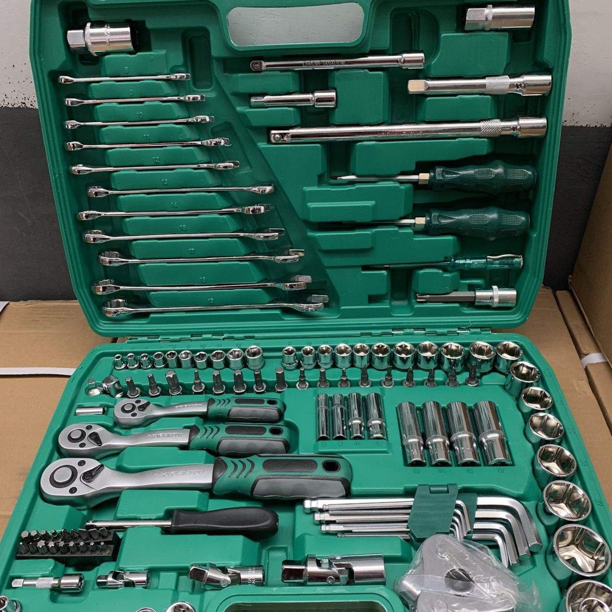 121件套修车工具套装汽修维修汽车套筒扳手组套棘轮快速扳手组合