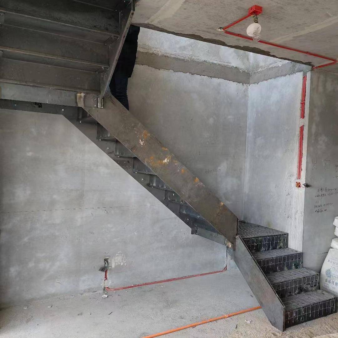 楼梯基础大理石踏板实木踏步玻璃护栏灯带感应别墅阁楼楼梯实木护