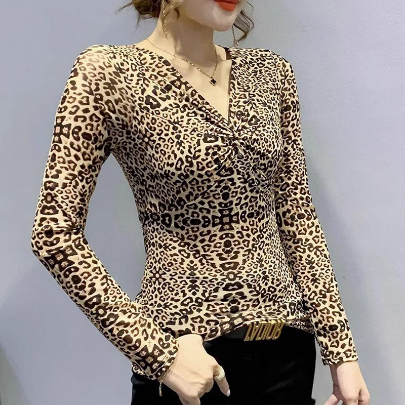 性感V领网纱长袖T恤女装春秋新款欧货洋气豹纹上衣修身显瘦打底衫