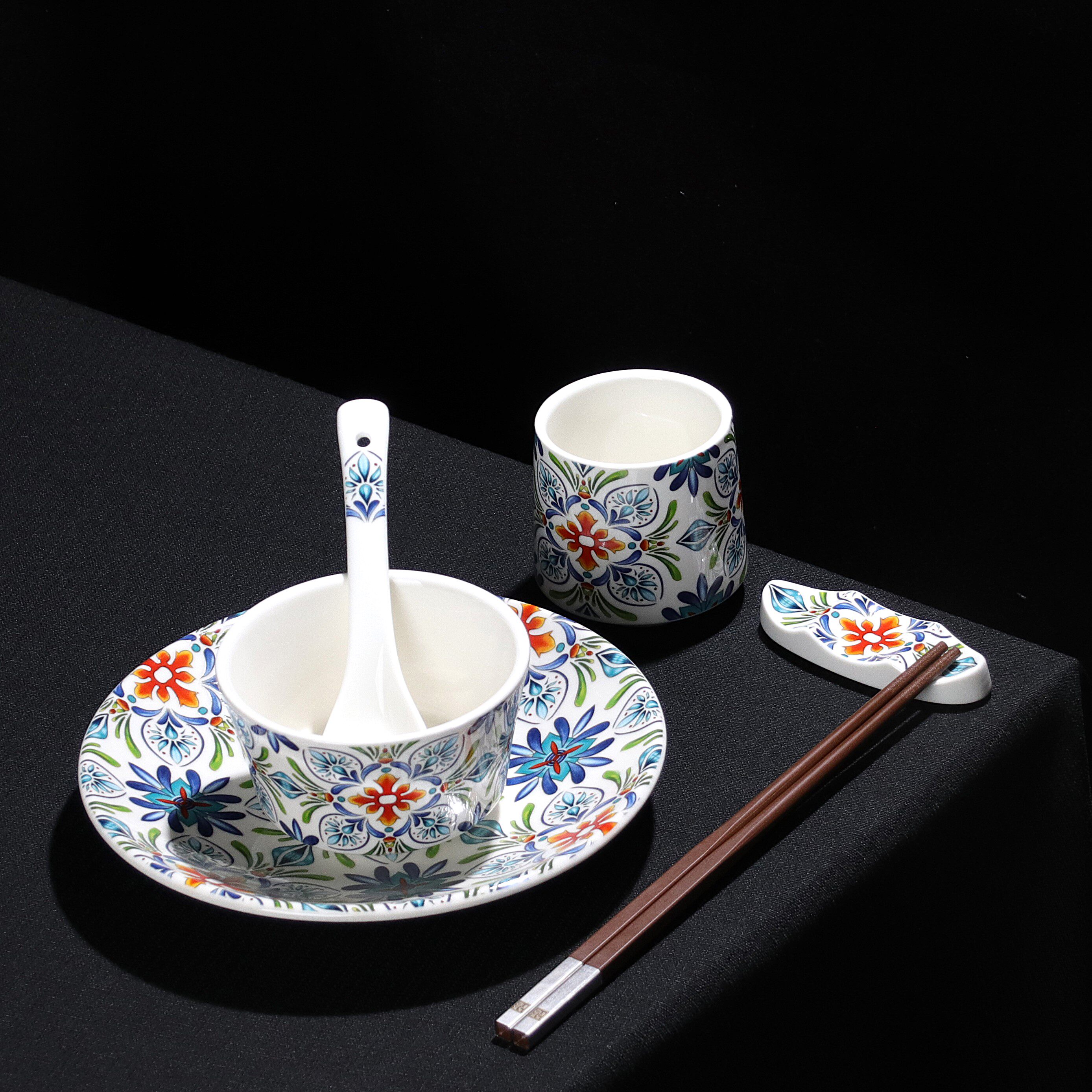 新款复古欧式花纹餐厅台面四件套餐具高档会所商务接待餐具套装