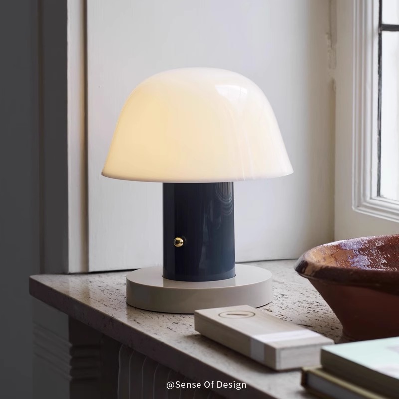 日式简约床头台灯蘑菇台灯氛围床头灯可调光便携充电小夜灯