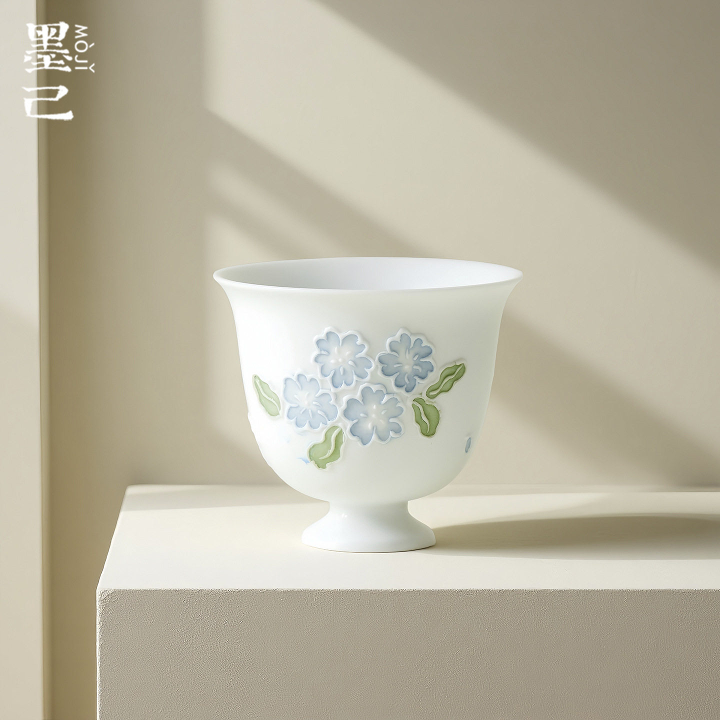 墨己脂白釉哑光手绘有田烧小蓝花家用品茗杯功夫茶具高足茶杯单杯