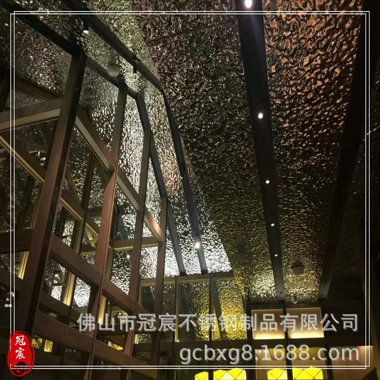 浙江立柱包边用钛金不锈钢小圆点压花板304石纹压花板鱼鳞纹压