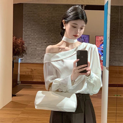 法式气质一字领露肩长袖缎面衬衫女春秋设计感不规则独特漂亮上衣