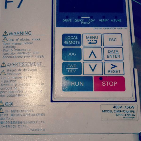 高档IRR-F-FC57WKM 5现货V 包B47PCM7.5好380安  变频器I77PA4川