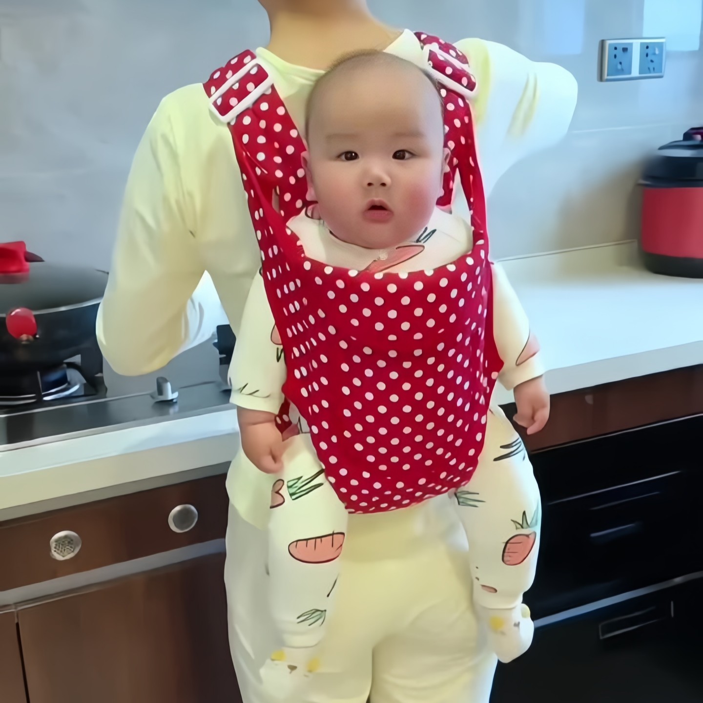 背小孩的背带新款新生婴儿宝宝横前抱式外出轻便抱娃神器解放双手