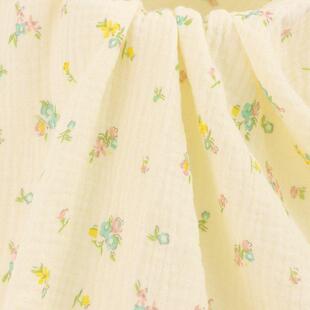 现货三色花全棉纱布印花 双层绉布面料 儿童服装口水巾连衣裙面料