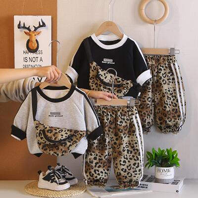 男童春装套装2026新款儿童豹纹挎包卫衣两件套宝宝韩系帅气衣服潮