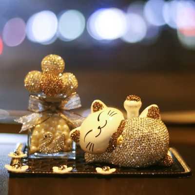 极速Car front desk ornaments car atmosphere woman goddess