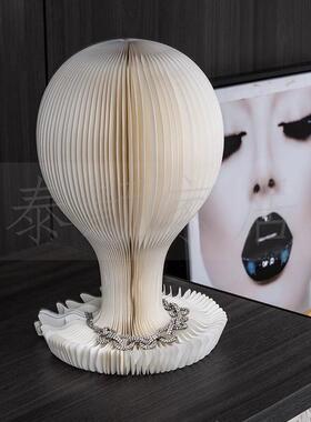 极简现代风屋计展厅衣帽间衣设柜软饰装品毛全毡衣服摆饰摆件组合