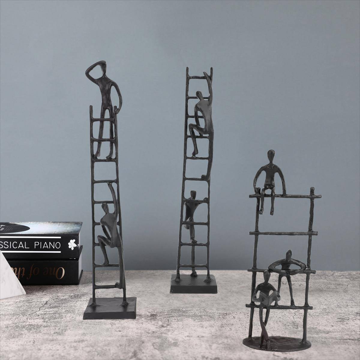 现代简约抽象金属黑色攀登人物摆件家居客厅创意软装桌面工艺摆件
