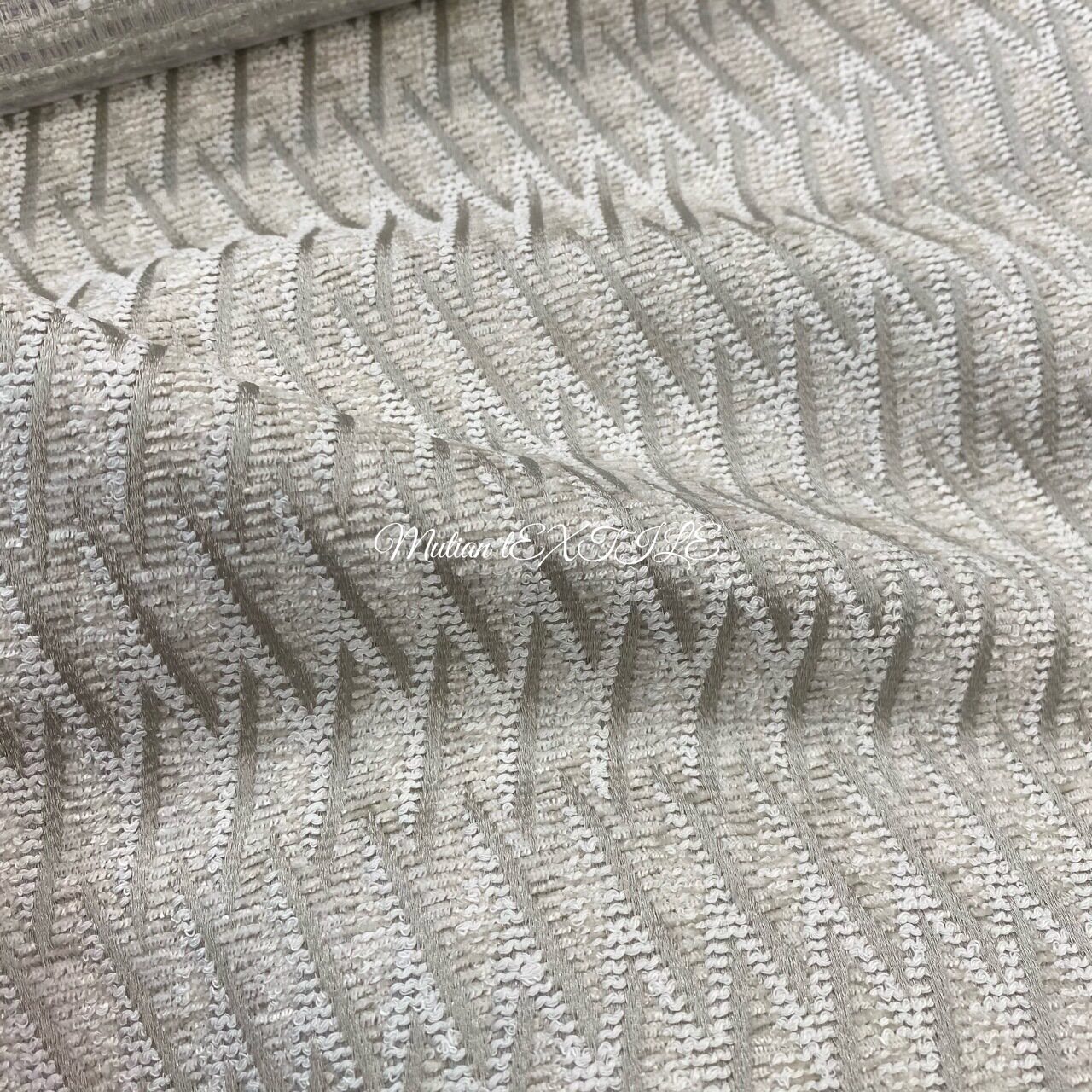 门幅280CM雪尼尔色织提花几何纹理窗帘沙发布料白色黑色肌理布