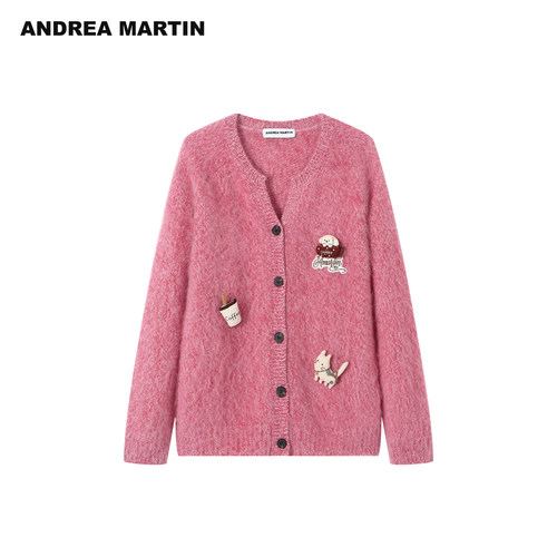 ANDREA MARTIN2026冬季新款粉色趣味贴布女宽松绵羊毛衣针织开衫