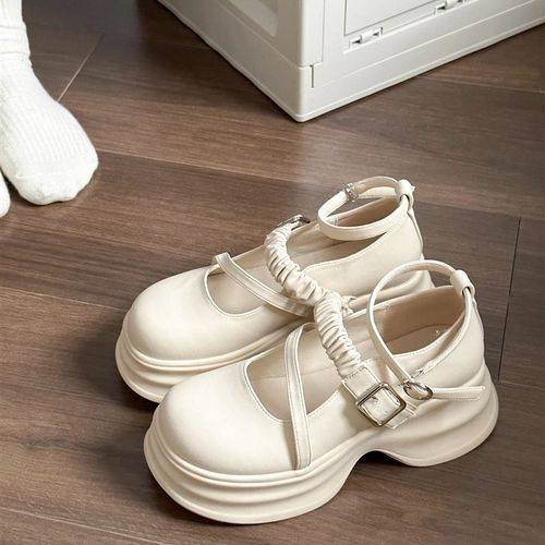 Liangtai 敲乖的white玛丽珍鞋气质小姐姐即视感