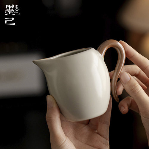 唐宋汝窑米黄手把公杯开片可养家用分茶器匀杯茶道配件茶海公道杯