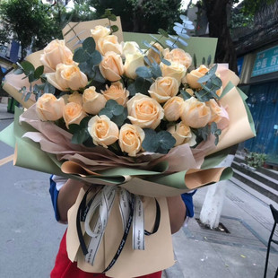 同城鲜花快递红玫瑰真花花束礼盒送生日长沙西安成都广州深圳郑州