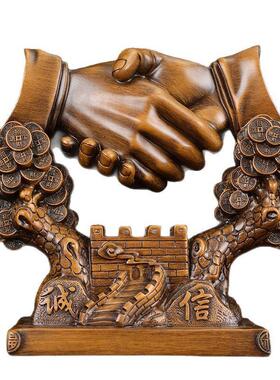 中式诚信共赢握手树脂摆件办公室桌面装饰品送领导高档商务礼品
