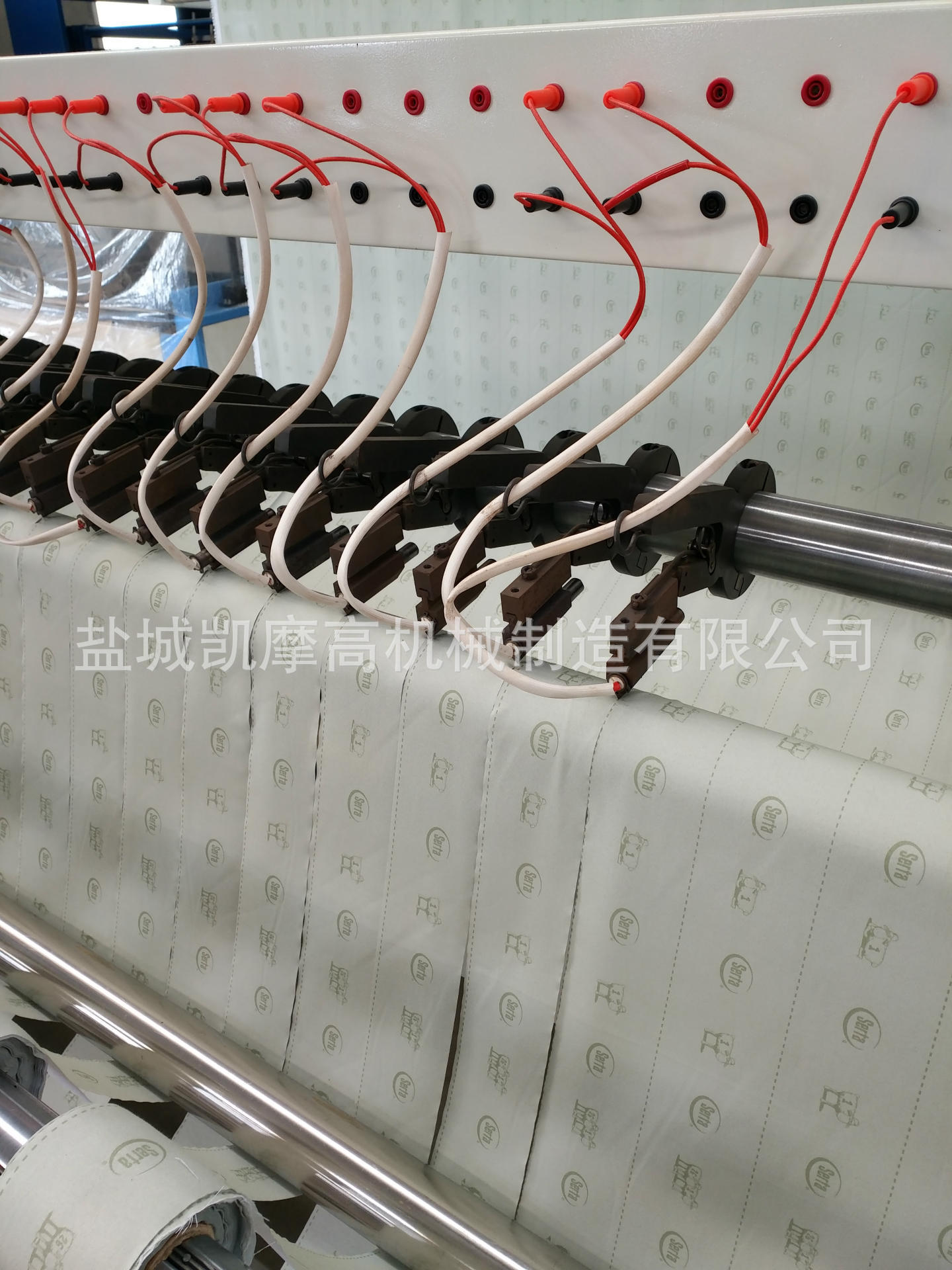 2800型自动热切包边条机