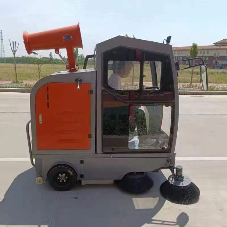 雾炮高压清洗多功能电动扫地车 小区物业座驾式扫地机 四轮清扫机