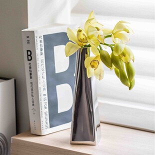 创意花瓶不锈钢花瓶高级感插花器简约轻奢样板房软装饰单支小花瓶