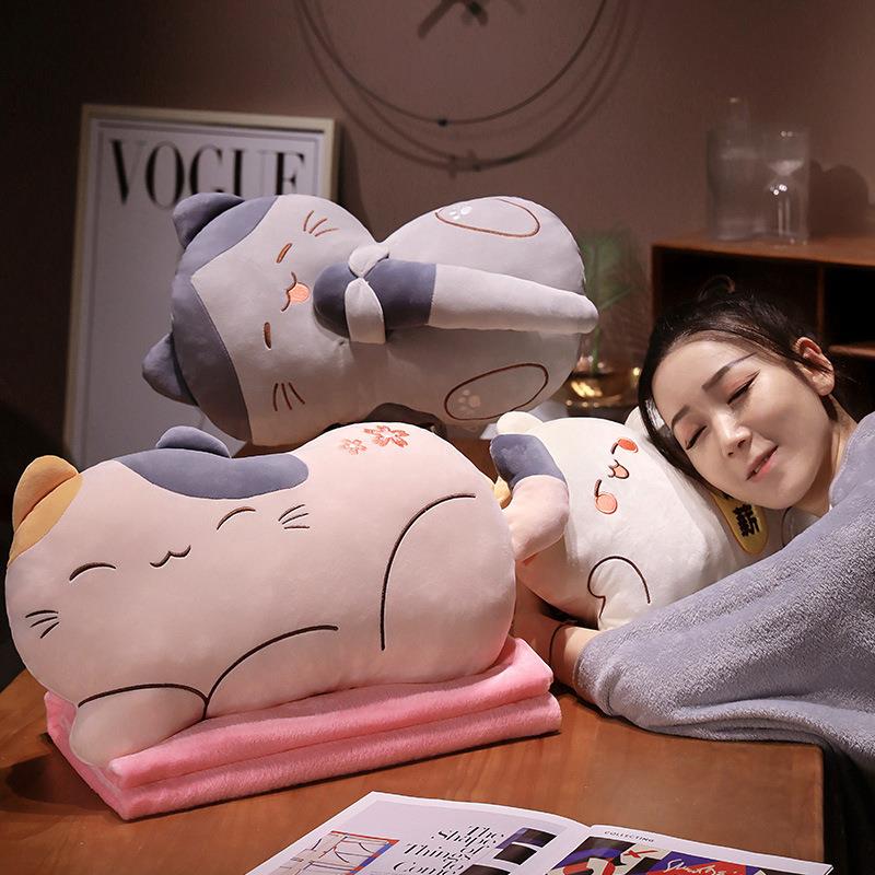 加薪猫抱枕办公室午休趴睡枕两用抱枕被空调毯子两用二合一车载枕