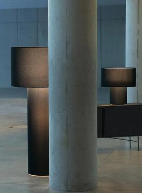 诧现代简约风卧室床头样板间布艺黑色台灯大利管意状客GSA厅落地