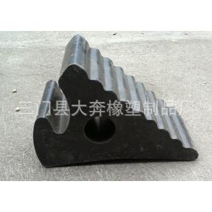 车轮止滑器大车用橡胶车轮止退器三角木挡车倒车垫挡车止滑器