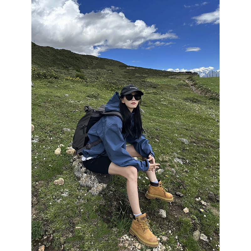 蓝色冲锋衣外套女春秋款2024新款三合一川西穿搭T户外旅游秋季爬