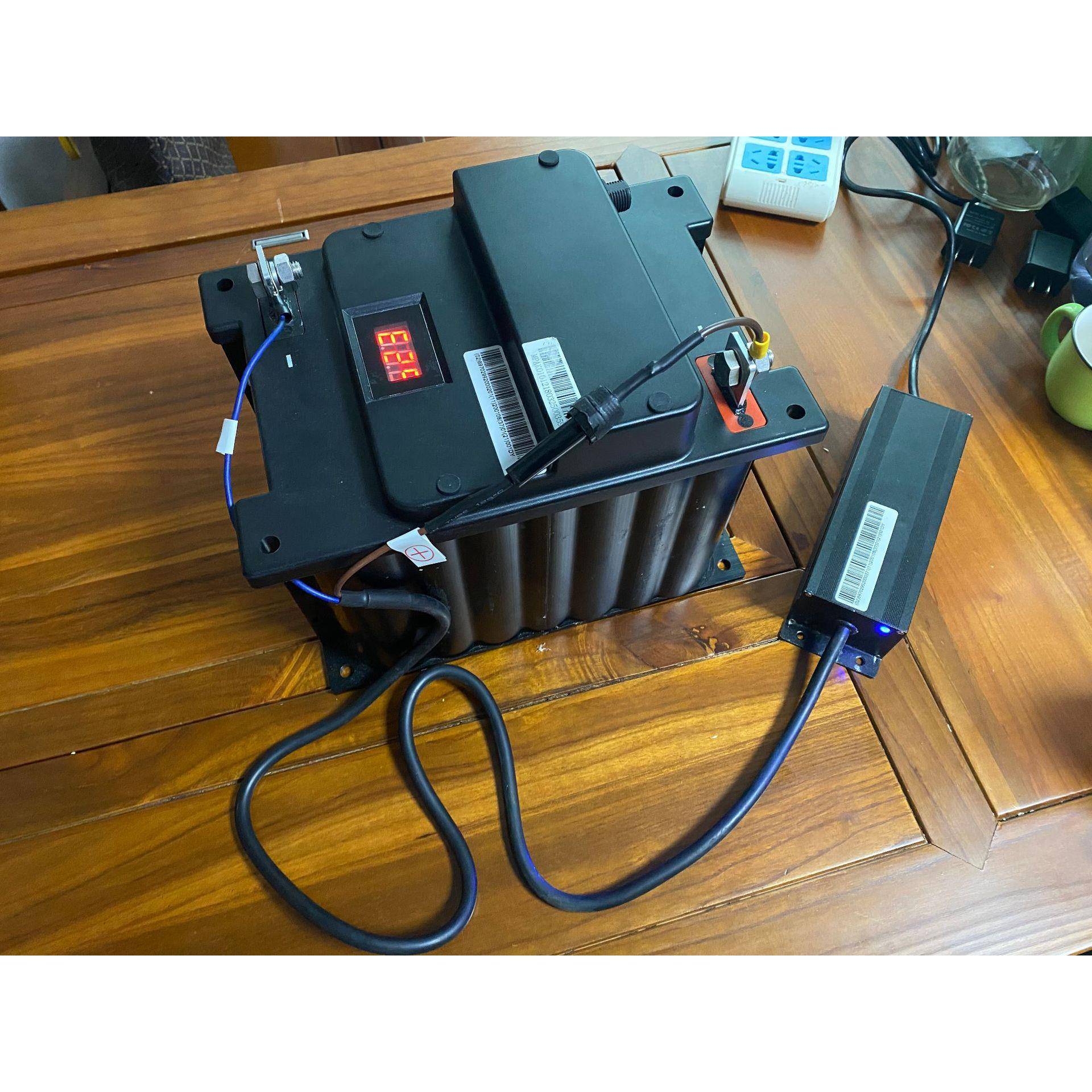 12V24V超级电容应急启动器汽油柴油发电机低温启动