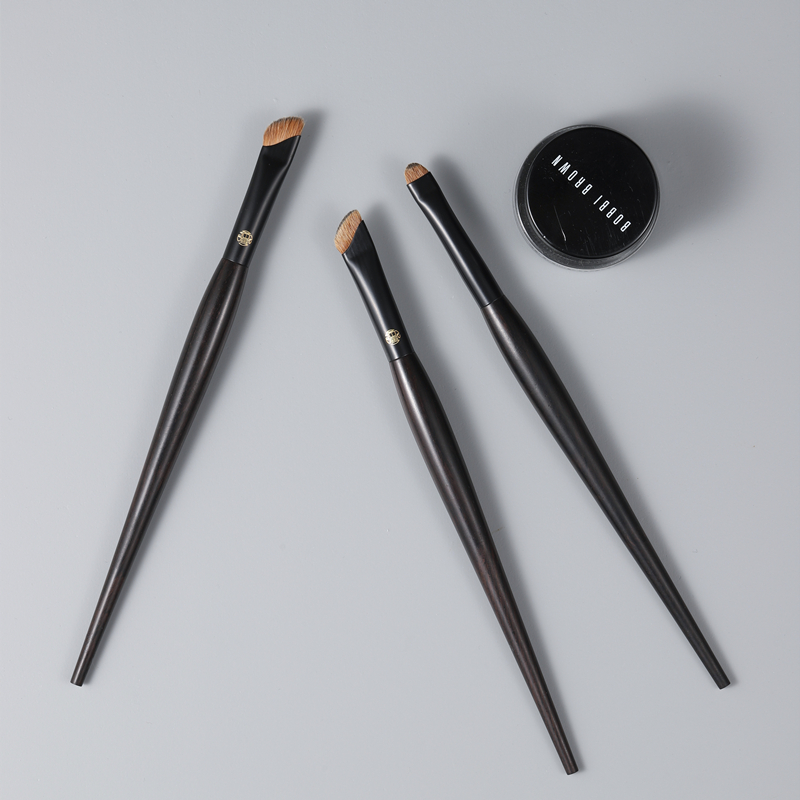 黄狼尾镰刀形眼线刷下至眼睑眼角卧蚕斜角刀锋眼线膏刷眉刷