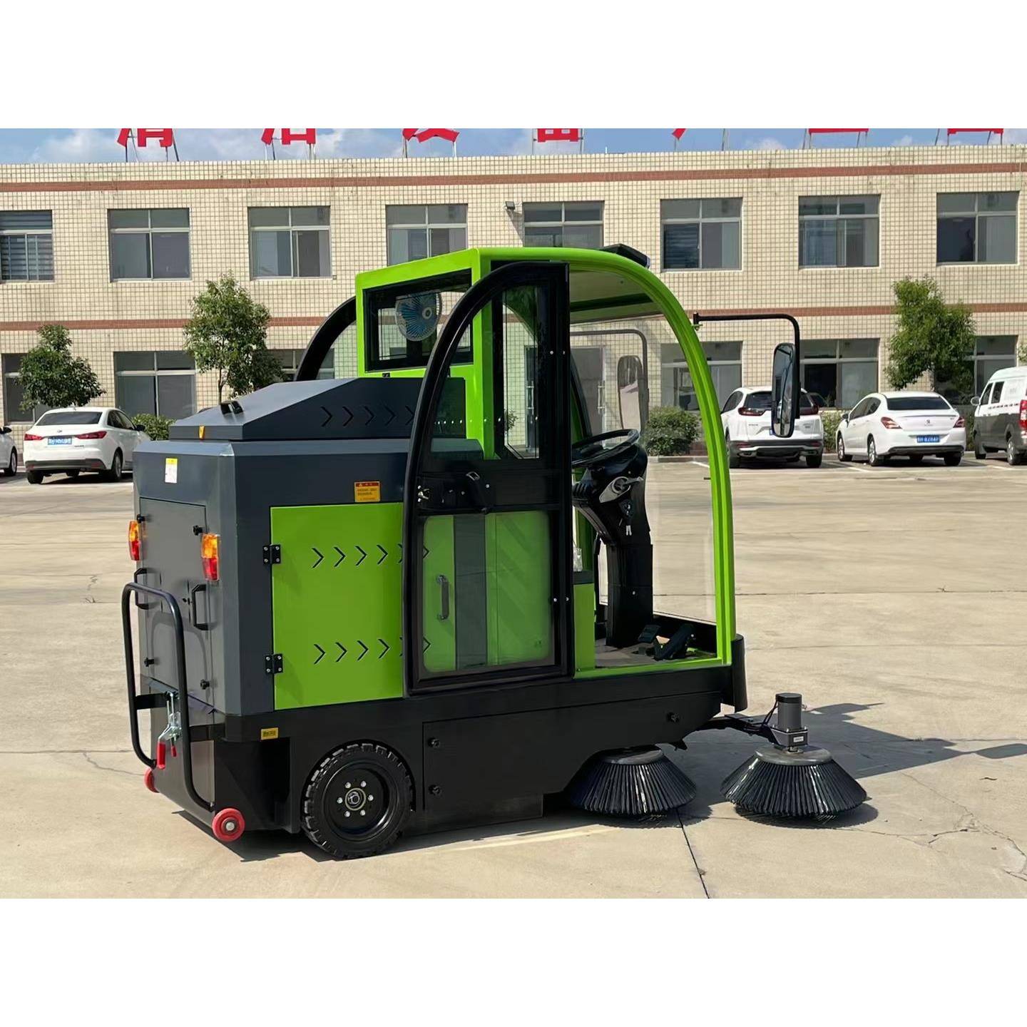 浙江多功能座驾式扫地车小型驾驶式电动扫地车马路清扫车