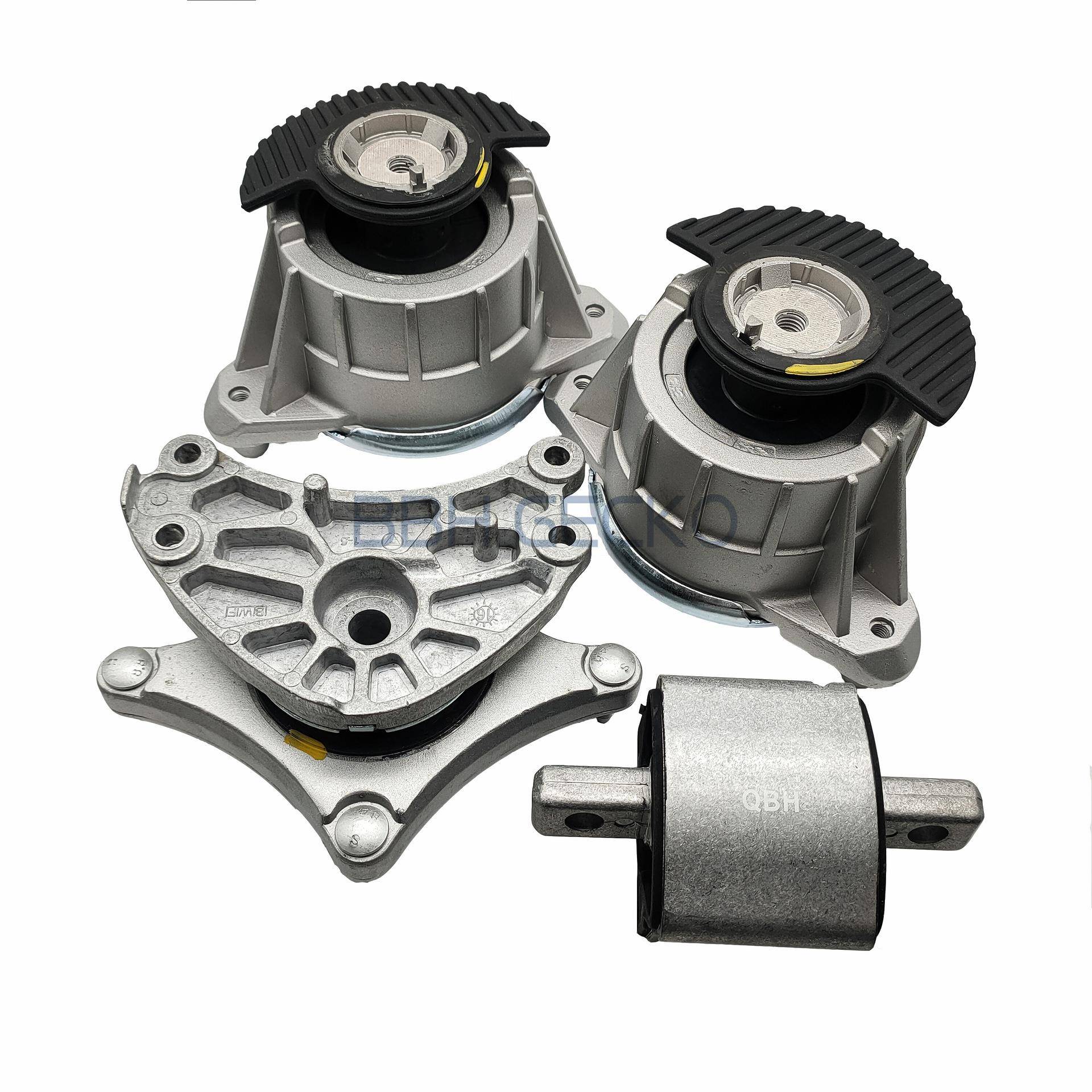 适用于奔驰W204发动机支架机脚胶2042404317工厂直销供货欧美