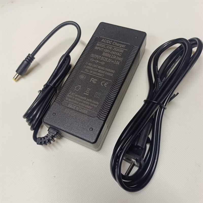 全新原装XVE-2520300锂电池充电器25.2V3A 6串7串电池组充电器