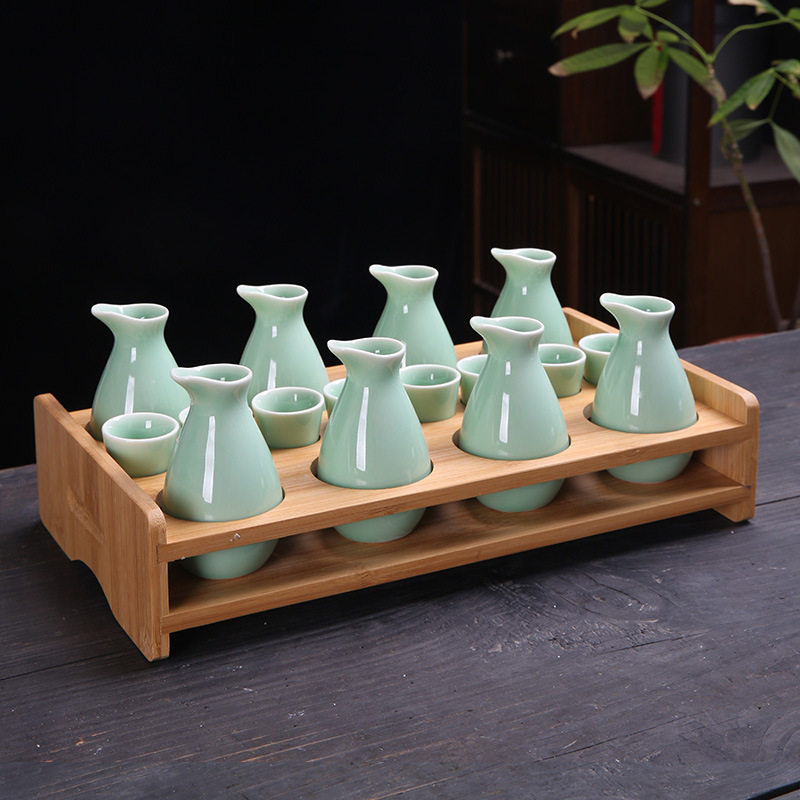 陶瓷酒壶酒具套装二两青瓷分酒器家用白酒杯一口杯小酒盅带收纳架